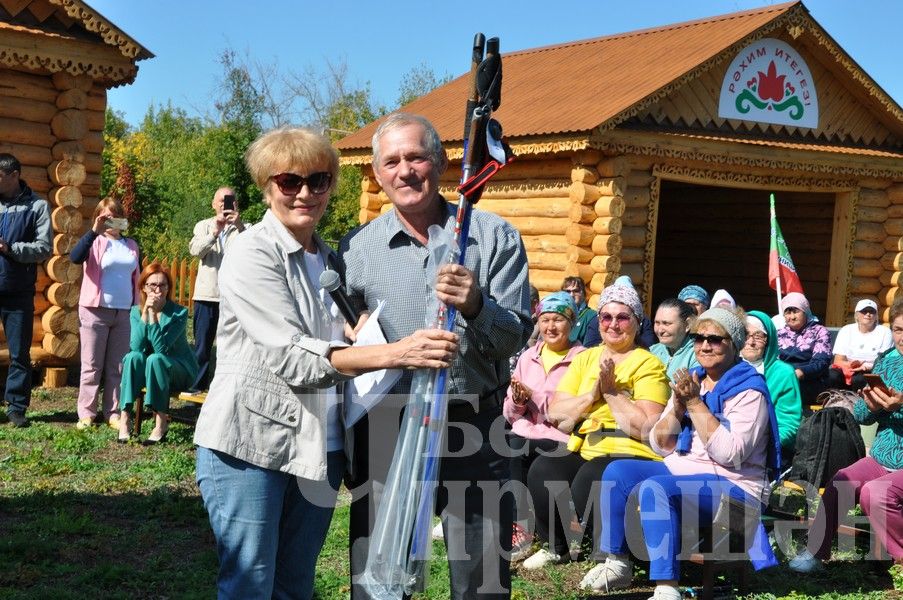 В Черемшане прошел фестиваль по скандинавской ходьбе (ФОТОРЕПОРТАЖ)