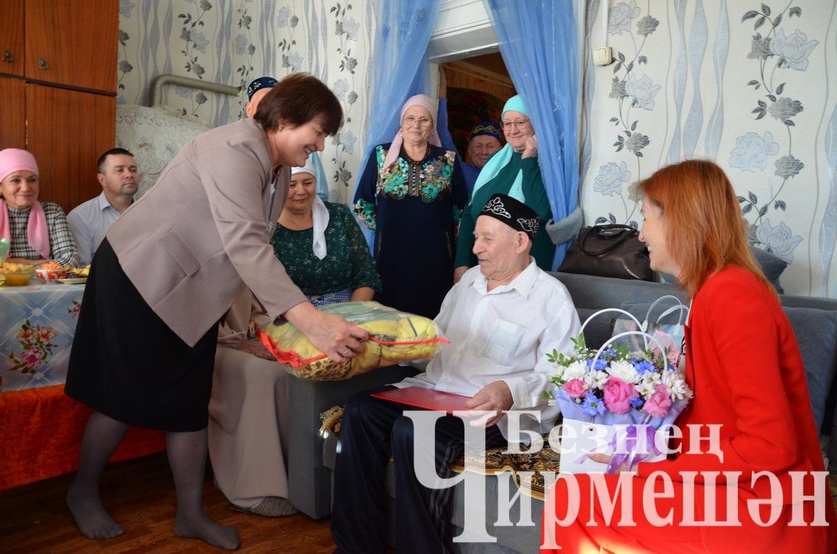 Сунгатуллу Сибгатуллина из Старого Кадеева поздравили с 90 - летним юбилеем (ФОТОРЕПОРТАЖ)