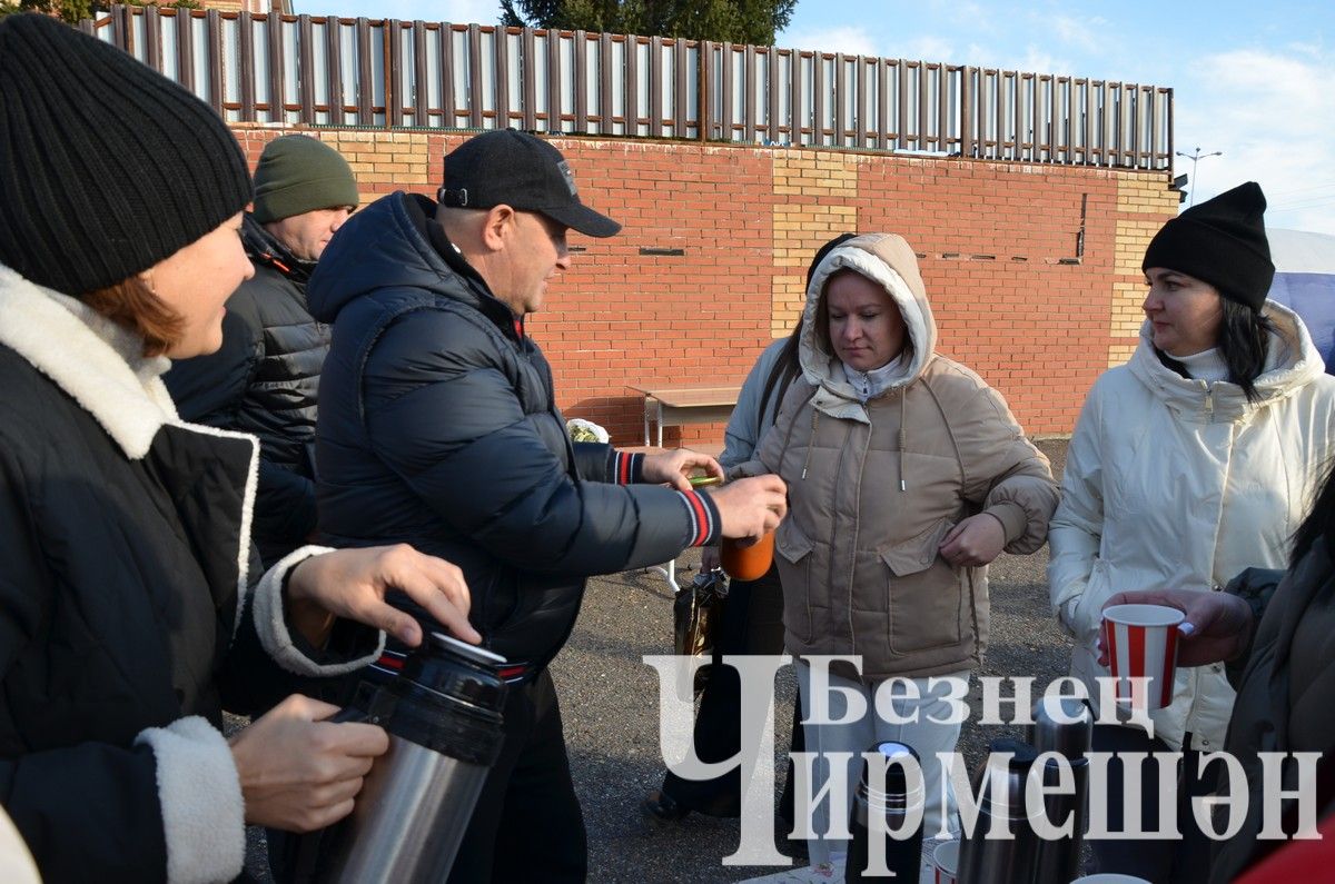 Чирмешән лицее "Игелек ярминкәсе"ндә сату итте (ФОТОРЕПОРТАЖ)