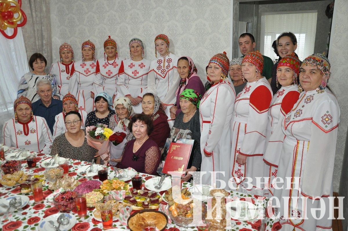 Александре Кузнецовой из Аккиреева исполнилось 90 лет (ФОТОРЕПОРТАЖ)