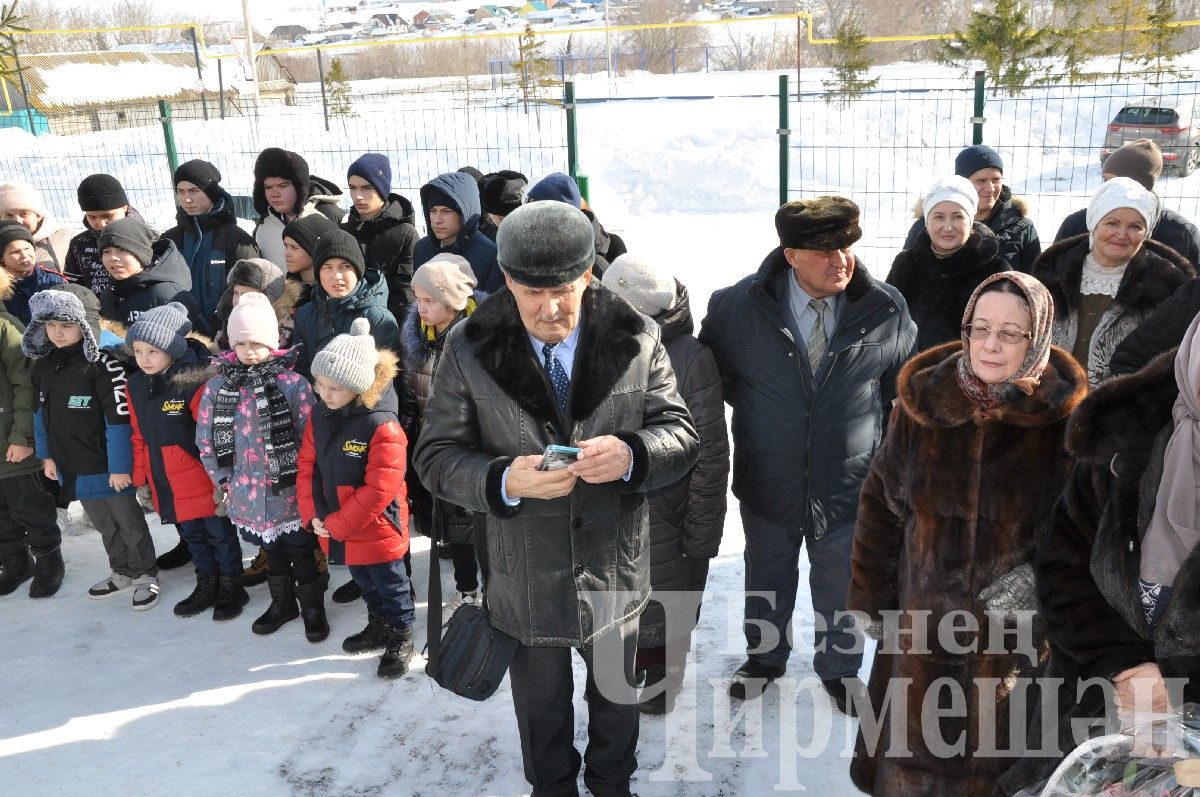 В Нижней Каменке почтили память Зуфара Салиева (ФОТОРЕПОРТАЖ)
