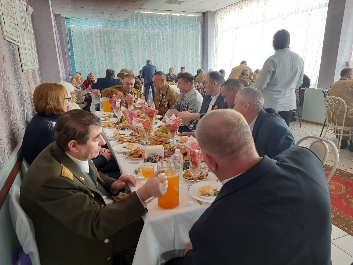 В Черемшане детей войны пригласили на праздничный обед (ФОТОРЕПОРТАЖ)