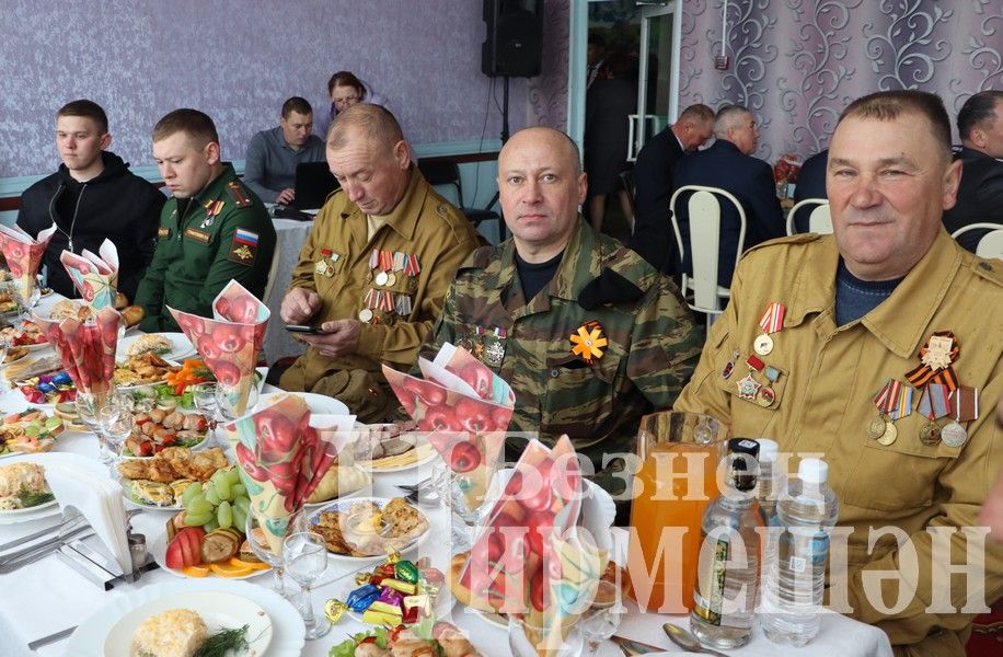 В Черемшане детей войны пригласили на праздничный обед (ФОТОРЕПОРТАЖ)