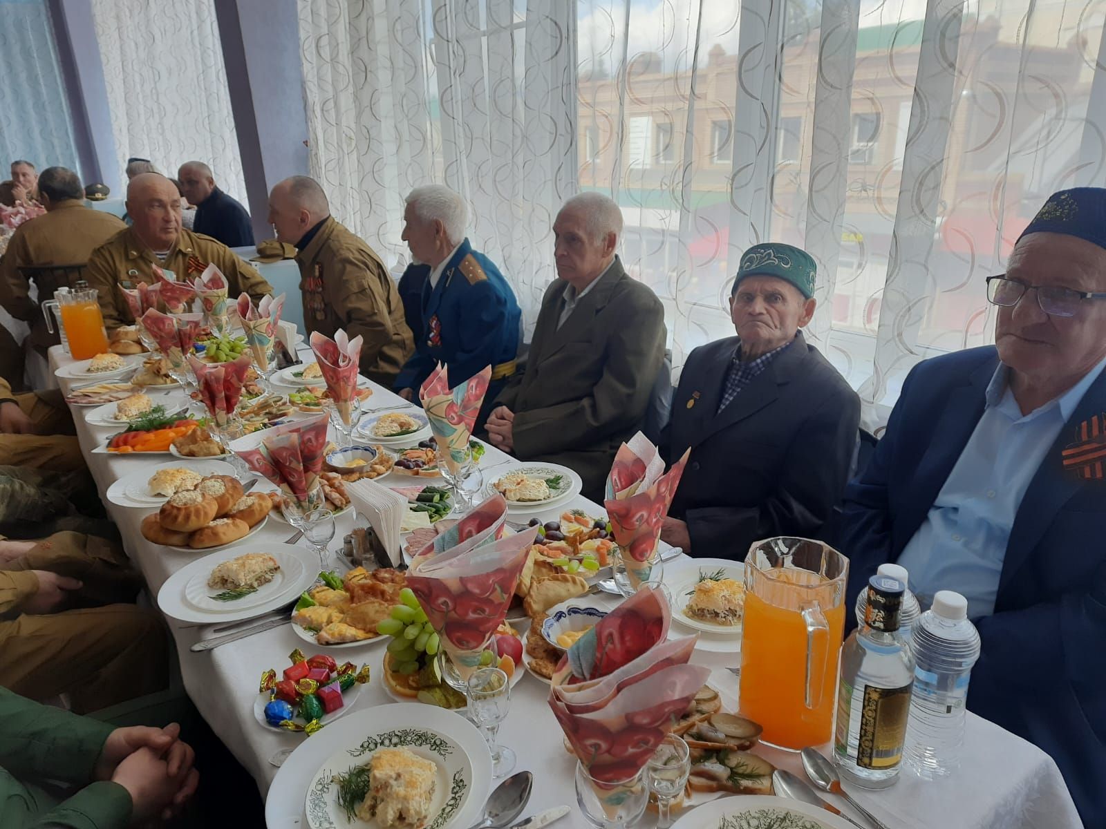 В Черемшане детей войны пригласили на праздничный обед (ФОТОРЕПОРТАЖ)