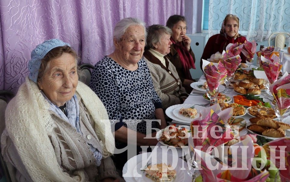 В Черемшане детей войны пригласили на праздничный обед (ФОТОРЕПОРТАЖ)