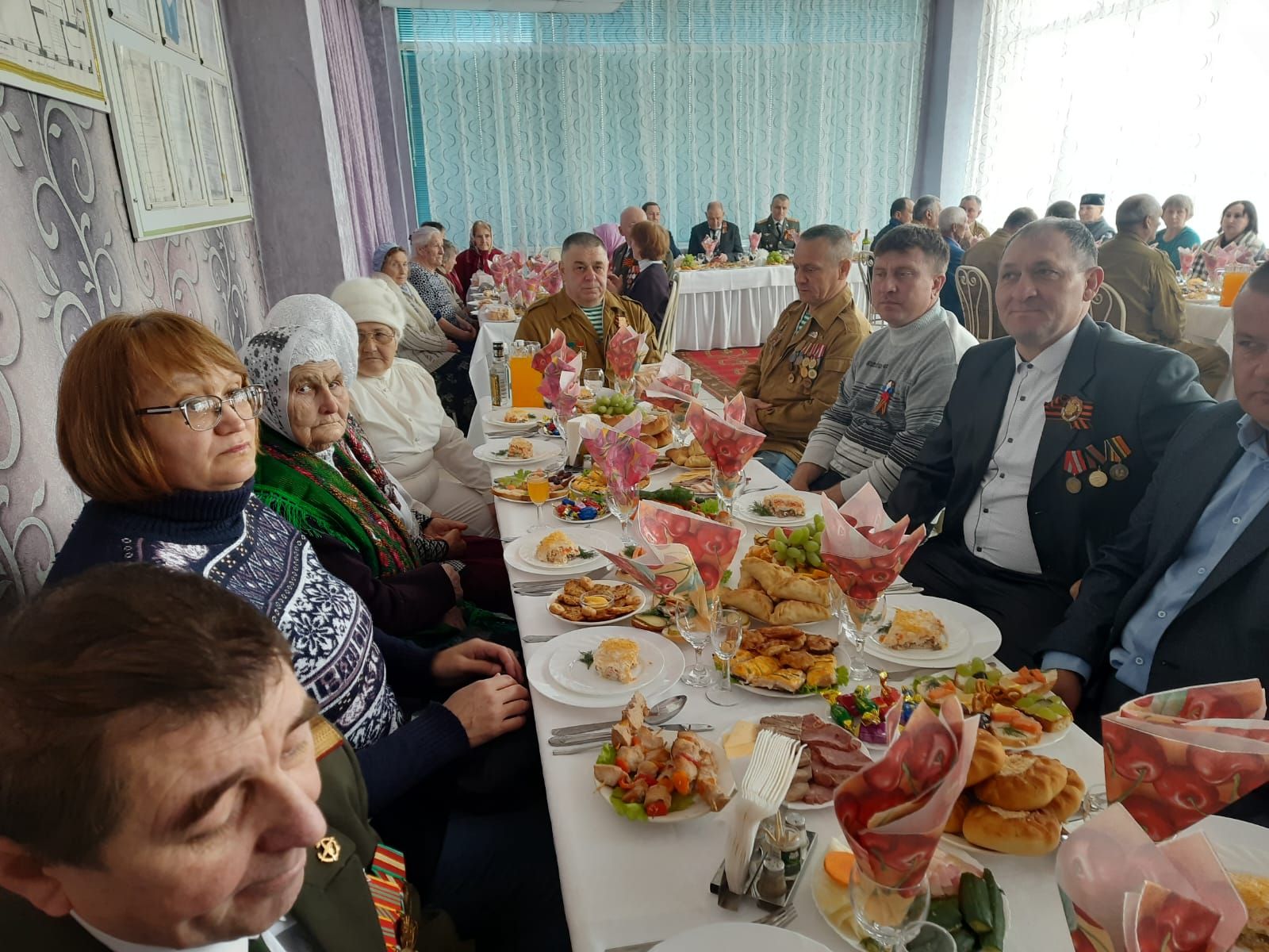 В Черемшане детей войны пригласили на праздничный обед (ФОТОРЕПОРТАЖ)