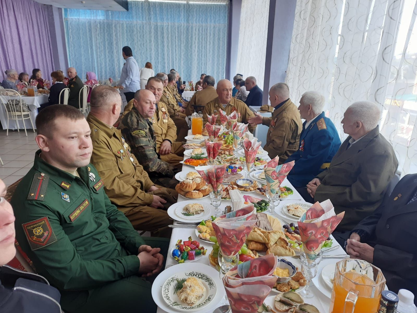 В Черемшане детей войны пригласили на праздничный обед (ФОТОРЕПОРТАЖ)