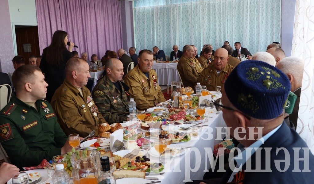 В Черемшане детей войны пригласили на праздничный обед (ФОТОРЕПОРТАЖ)