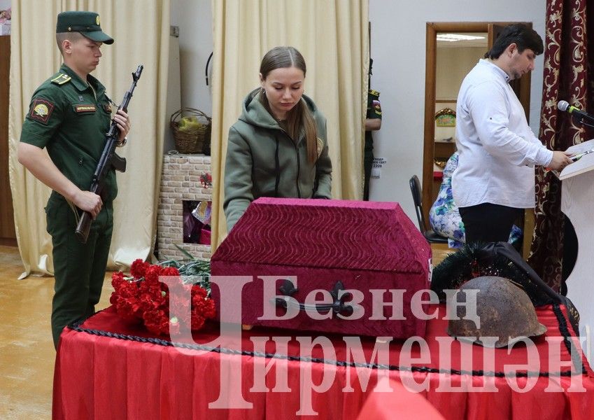 В селе Туйметкино прошел митинг по перезахоронению останков Габдуллы Ашрапова, погибшего в 1941 году (ФОТОРЕПОРТАЖ)