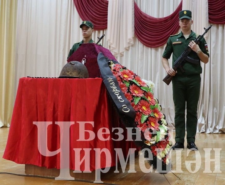 В селе Туйметкино прошел митинг по перезахоронению останков Габдуллы Ашрапова, погибшего в 1941 году (ФОТОРЕПОРТАЖ)