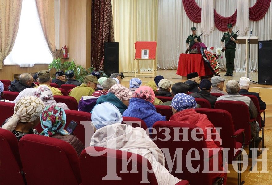 В селе Туйметкино прошел митинг по перезахоронению останков Габдуллы Ашрапова, погибшего в 1941 году (ФОТОРЕПОРТАЖ)