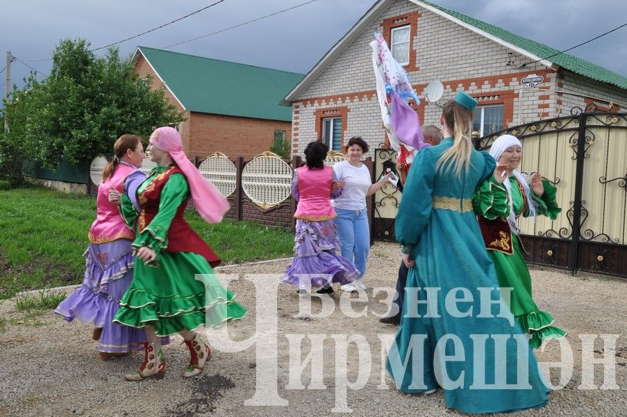 В Черемшане собирали подарки к Сабантую (ФОТОРЕПОРТАЖ)