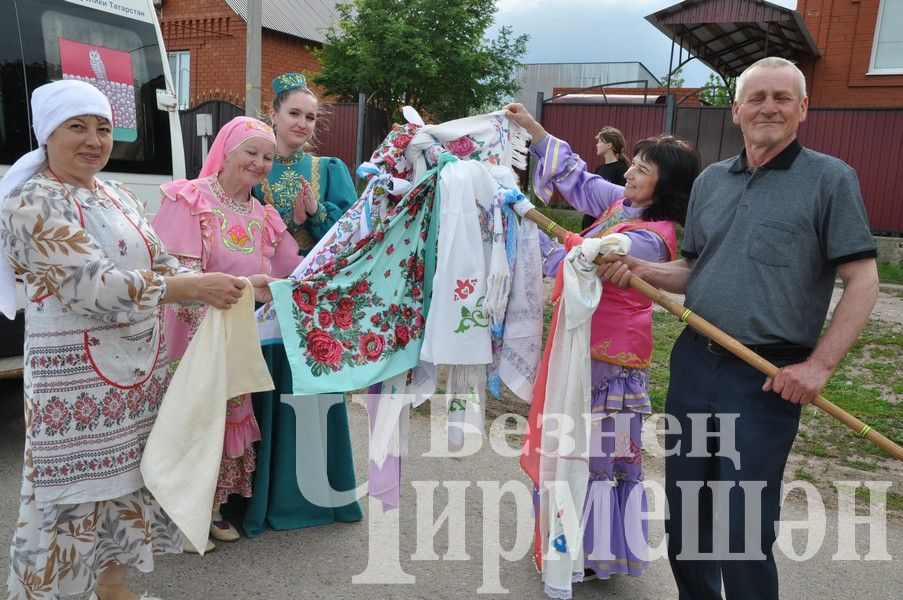 В Черемшане собирали подарки к Сабантую (ФОТОРЕПОРТАЖ)