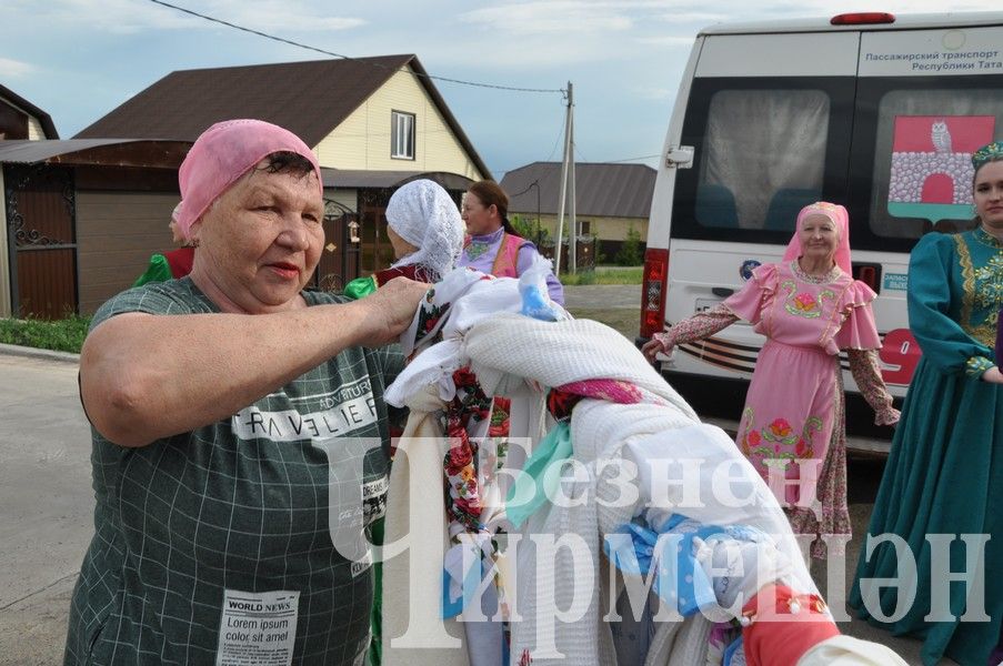 В Черемшане собирали подарки к Сабантую (ФОТОРЕПОРТАЖ)