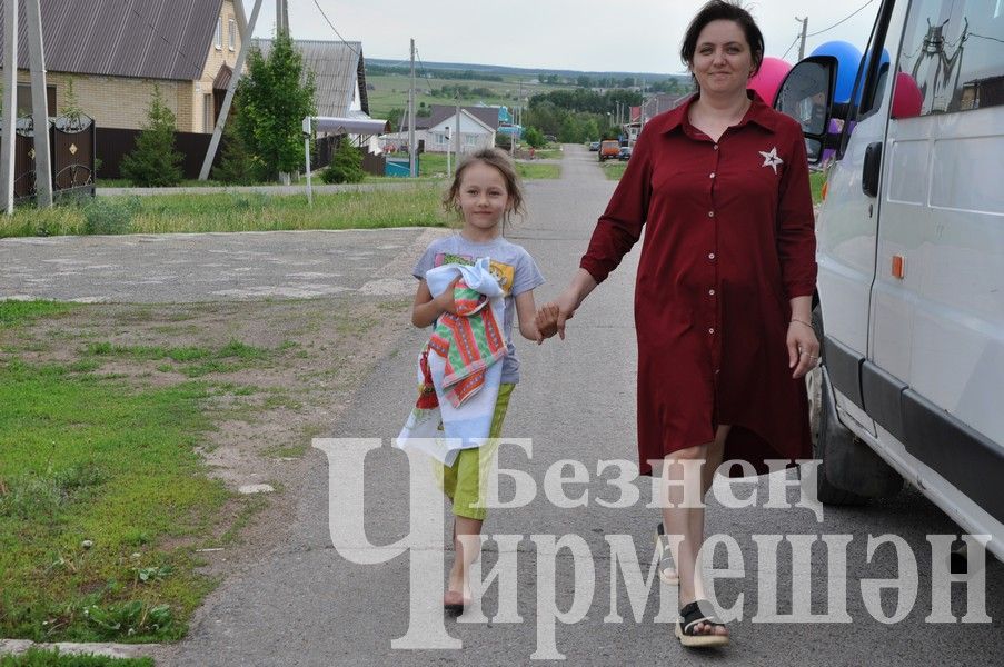 В Черемшане собирали подарки к Сабантую (ФОТОРЕПОРТАЖ)