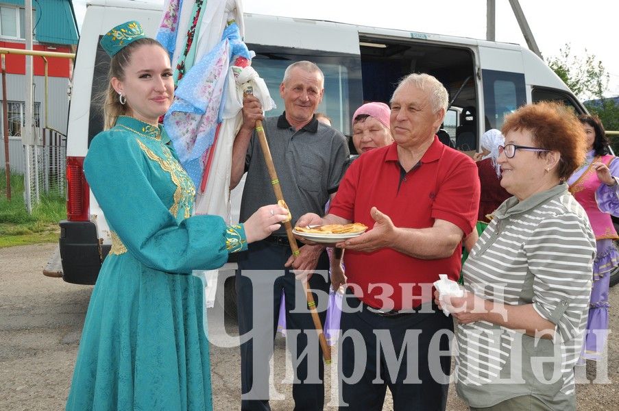 В Черемшане собирали подарки к Сабантую (ФОТОРЕПОРТАЖ)