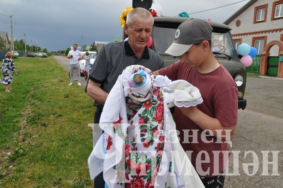 В Черемшане собирали подарки к Сабантую (ФОТОРЕПОРТАЖ)