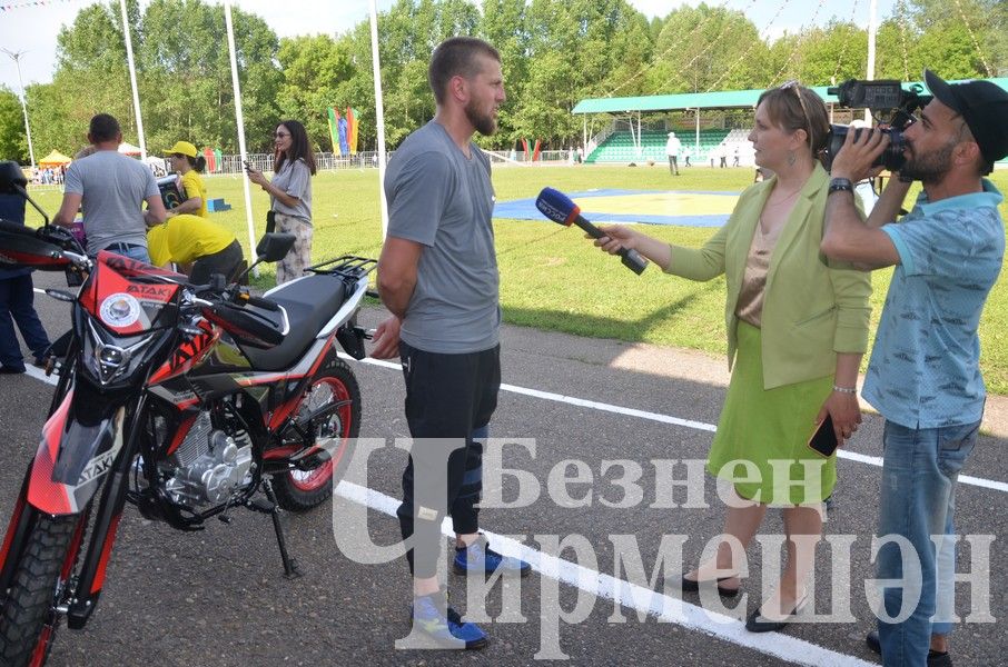 Сабантуй-2024 в Черемшане: национальная борьба корэш (ФОТОРЕПОРТАЖ)