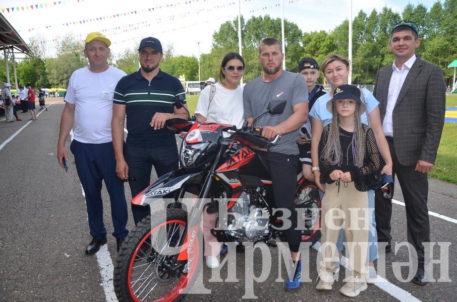 Сабантуй-2024 в Черемшане: национальная борьба корэш (ФОТОРЕПОРТАЖ)