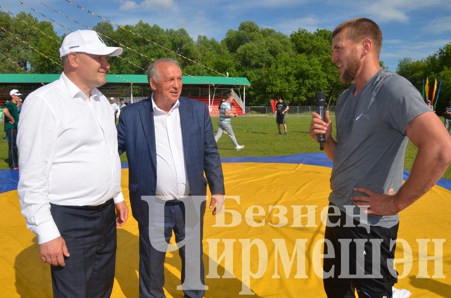 Сабантуй-2024 в Черемшане: национальная борьба корэш (ФОТОРЕПОРТАЖ)