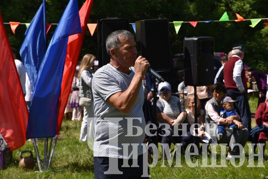 В Беркет  Ключе на Дне села ловили петуха (ФОТОРЕПОРТАЖ)