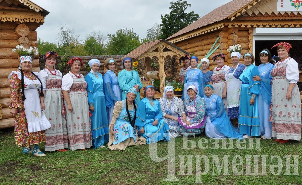 В Черемшане прошел межрегиональный фестиваль "Луковая долина" (ФОТОРЕПОРТАЖ)