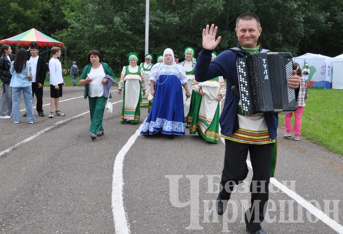 В Черемшане прошел межрегиональный фестиваль "Луковая долина" (ФОТОРЕПОРТАЖ)