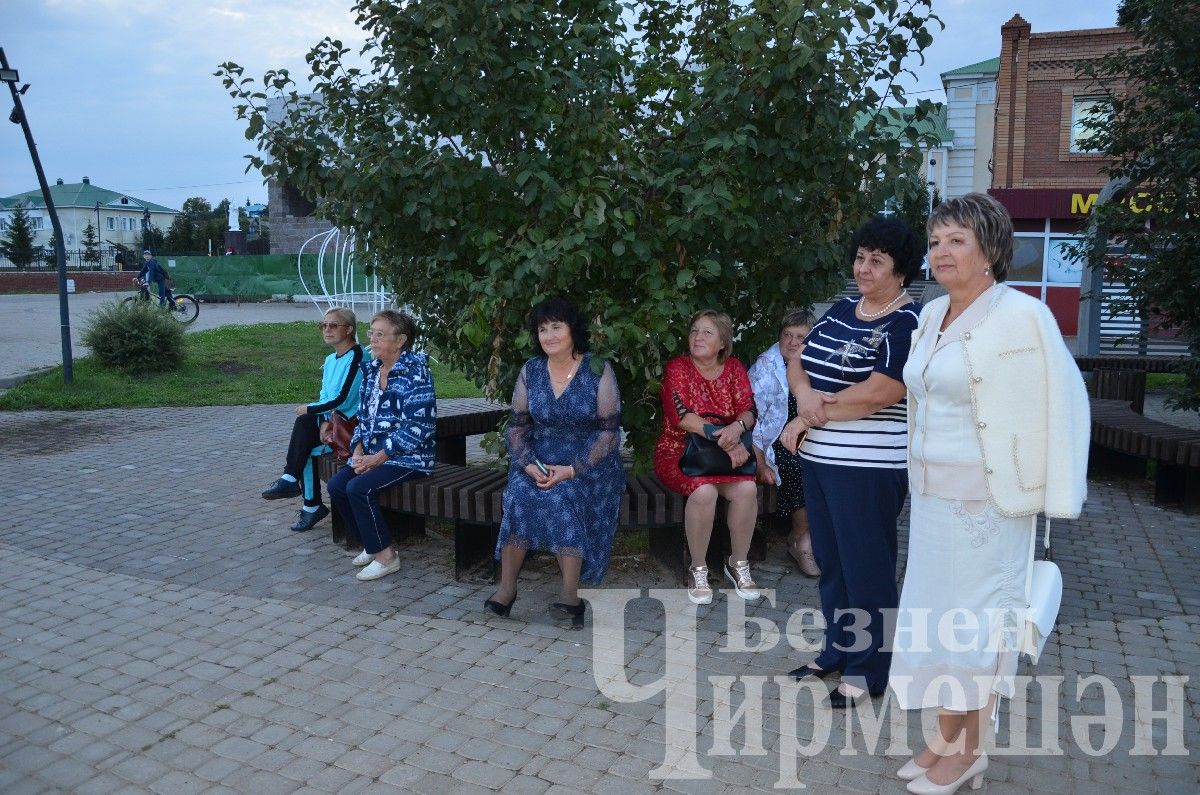 В Черемшане в рамках проекта "Культурная среда города" детей развлекал Пикачу (ФОТОРЕПОРТАЖ)