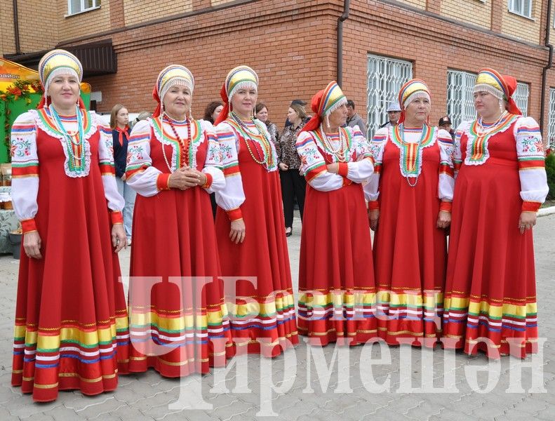 Чирмешәндә укытучыларның август конференциясе "Игелек ярминкәсеннән" башланды (ФОТОРЕПОРТАЖ)