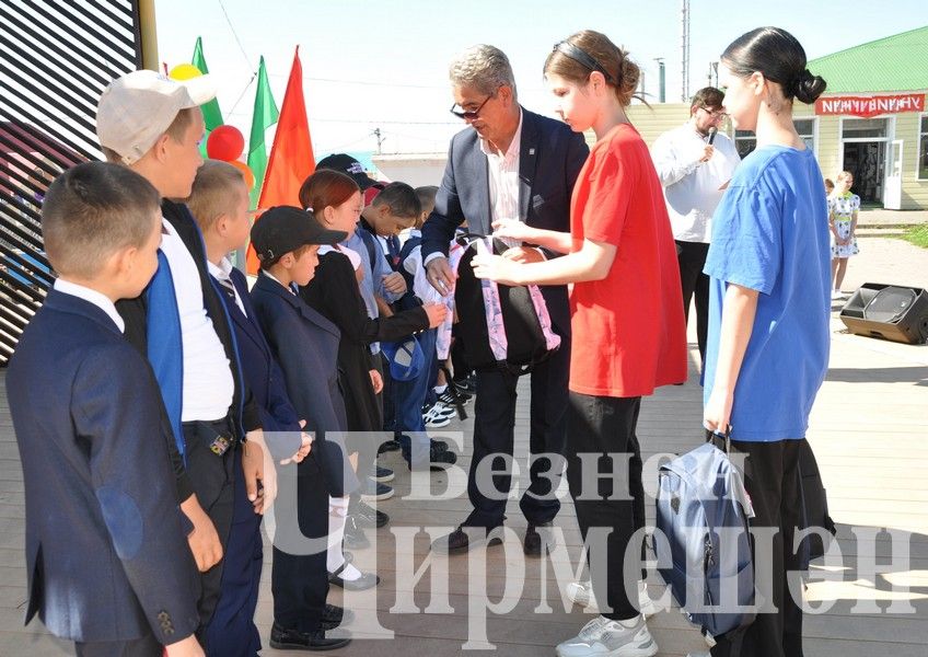 В Черемшане прошла ежегодная акция "Помоги собраться в школу" (ФОТОРЕПОРТАЖ)