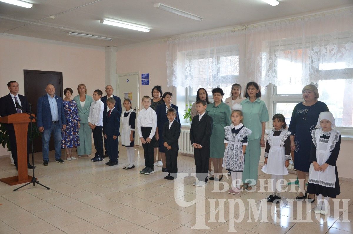 В старокадеевской школе открылись кабинеты центра "Точка роста" (ФОТОРЕПОРТАЖ)