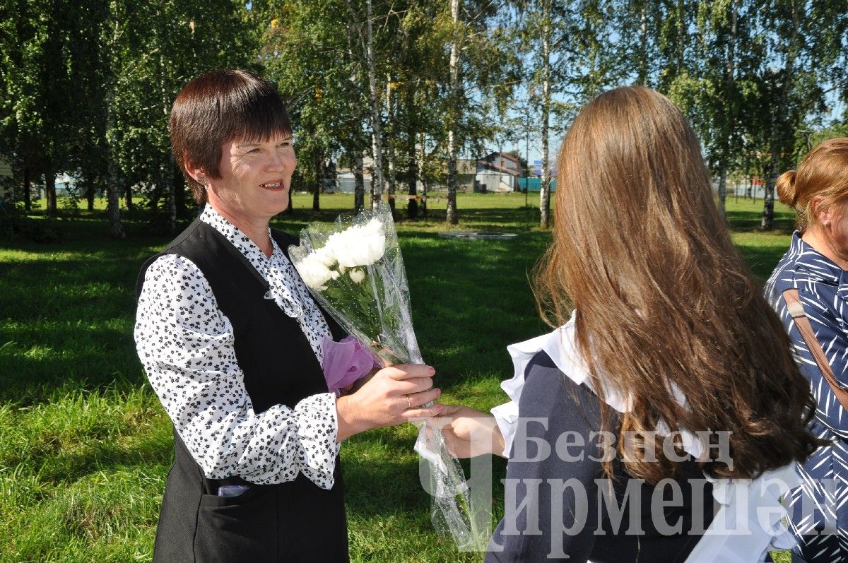 Ивашкино мәктәбендә үткән тантаналы линейкага күп кунаклар килде (ФОТОРЕПОРТАЖ)