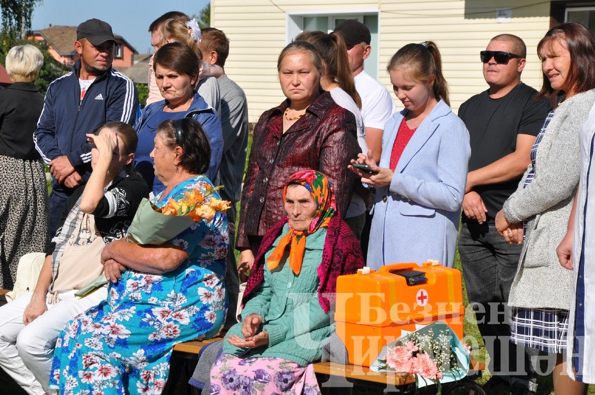 На торжественную линейку в Ивашкине пришло много гостей (ФОТОРЕПОРТАЖ)