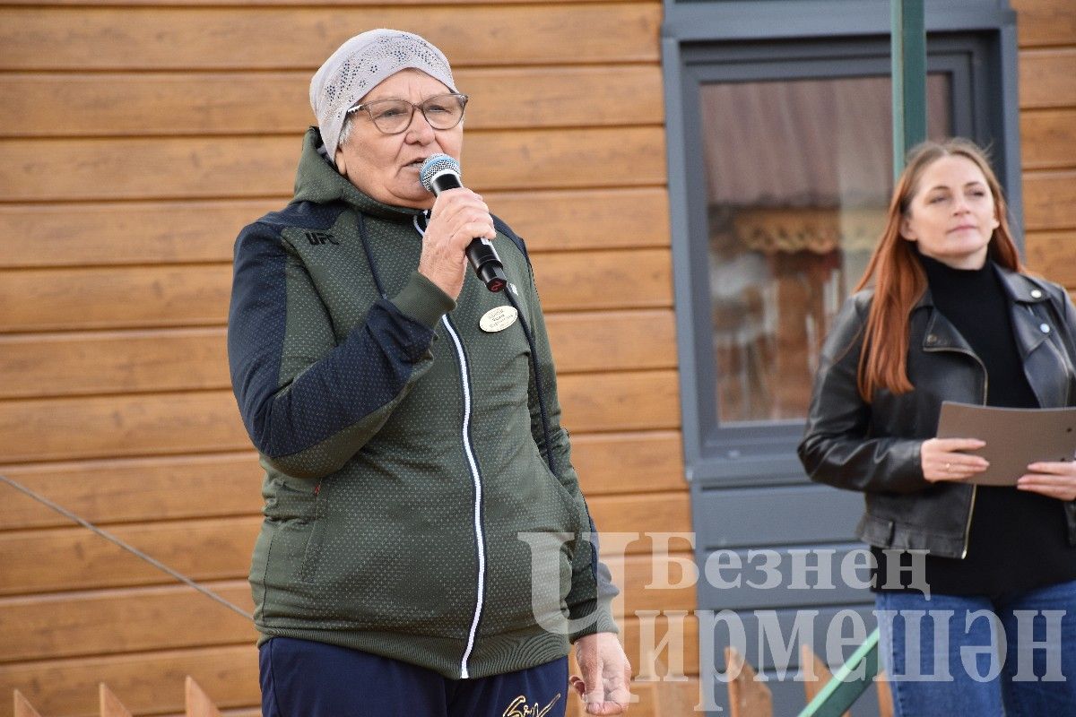 В Черемшане состоялся II районный фестиваль любителей скандинавской ходьбы (ФОТОРЕПОРТАЖ)