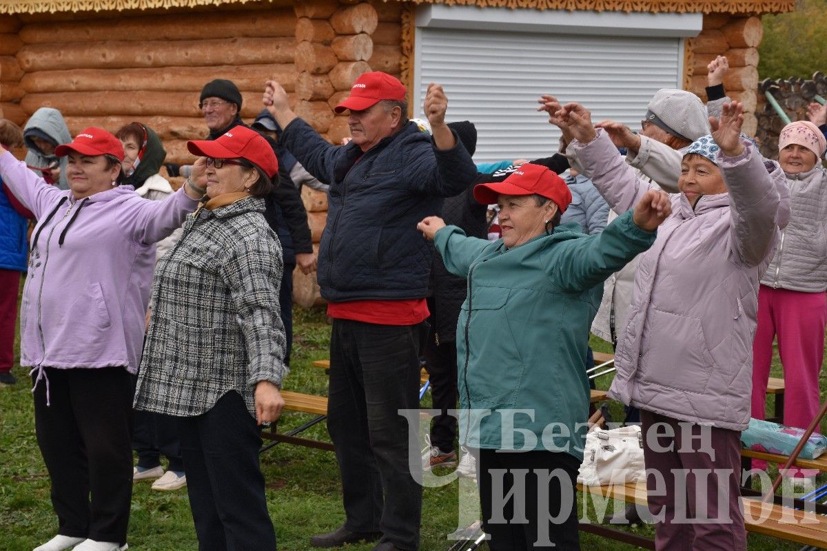 В Черемшане состоялся II районный фестиваль любителей скандинавской ходьбы (ФОТОРЕПОРТАЖ)