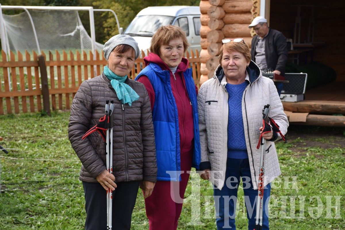 В Черемшане состоялся II районный фестиваль любителей скандинавской ходьбы (ФОТОРЕПОРТАЖ)