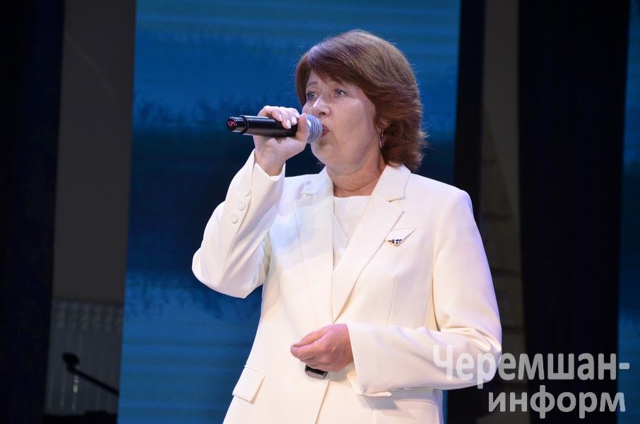 Бүген өлкәннәребез өчен район мәдәният йортында матур чара үтте (ФОТОРЕПОРТАЖ)