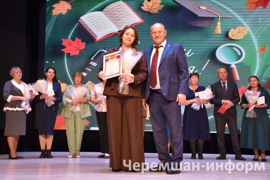 Чирмешәндә Укытучылар көненә багышланган бәйрәм узды (ФОТОРЕПОРТАЖ)
