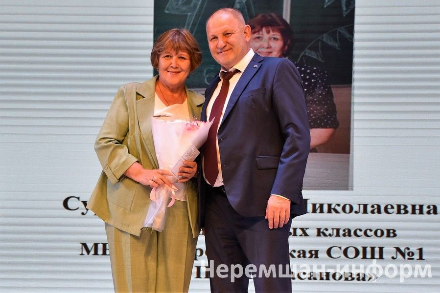 Чирмешәндә Укытучылар көненә багышланган бәйрәм узды (ФОТОРЕПОРТАЖ)
