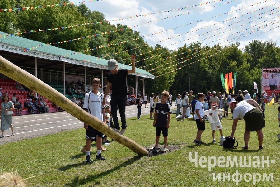 Чирмешән районындагы «Уяв» төсләре: озакка истә калачак бәйрәмнең фототарихы (ФОТОРЕПОРТАЖ)