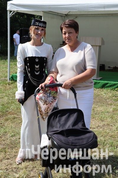 В Беркет-Ключе на Дне села встретились родные и одноклассники (ФОТОРЕПОРТАЖ)