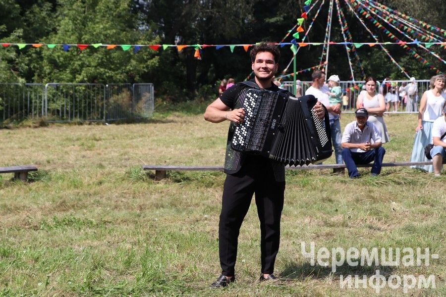 В Беркет-Ключе на Дне села встретились родные и одноклассники (ФОТОРЕПОРТАЖ)