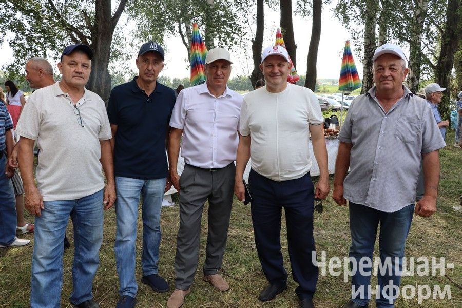 В Беркет-Ключе на Дне села встретились родные и одноклассники (ФОТОРЕПОРТАЖ)