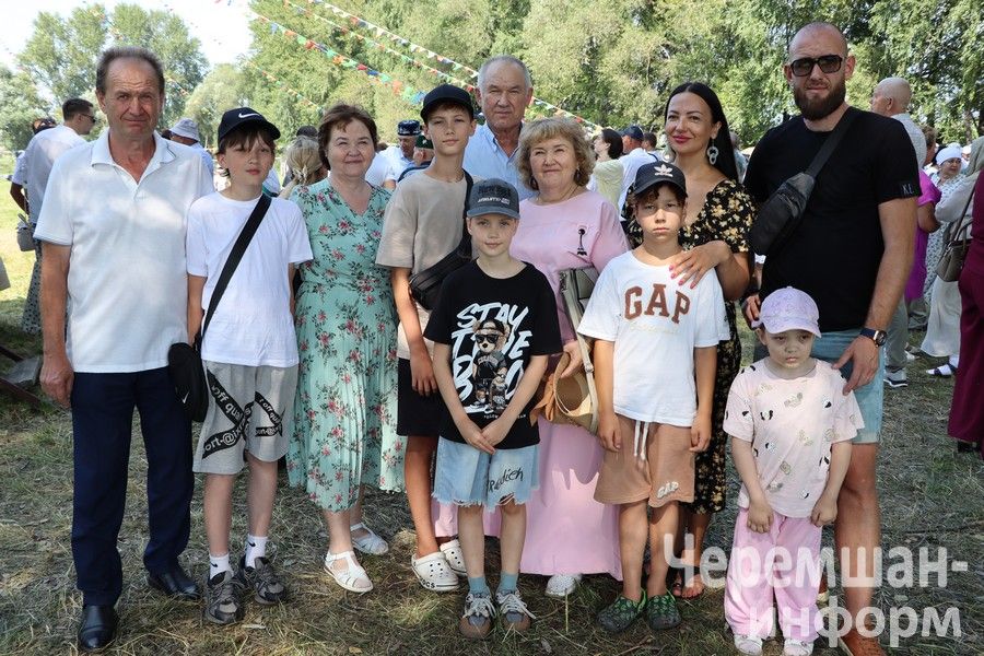 В Беркет-Ключе на Дне села встретились родные и одноклассники (ФОТОРЕПОРТАЖ)