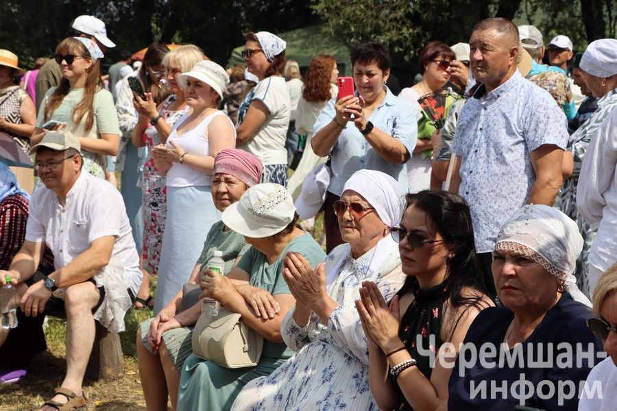 В Беркет-Ключе на Дне села встретились родные и одноклассники (ФОТОРЕПОРТАЖ)
