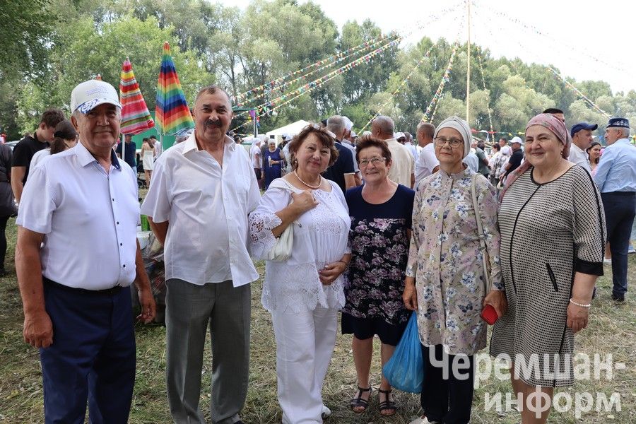 В Беркет-Ключе на Дне села встретились родные и одноклассники (ФОТОРЕПОРТАЖ)