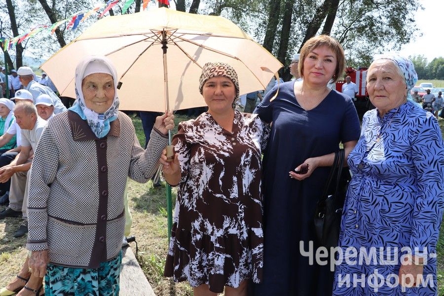 В Беркет-Ключе на Дне села встретились родные и одноклассники (ФОТОРЕПОРТАЖ)