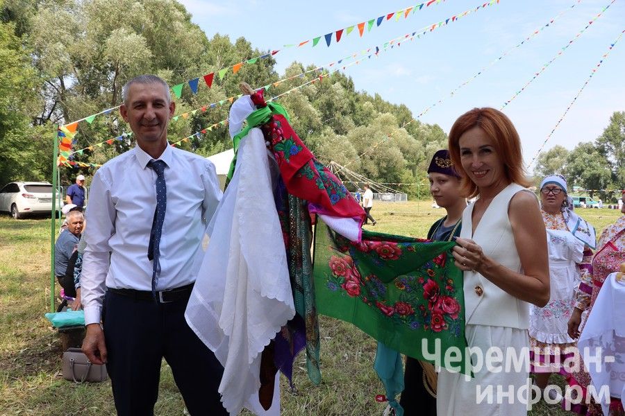 В Беркет-Ключе на Дне села встретились родные и одноклассники (ФОТОРЕПОРТАЖ)