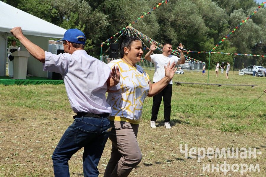 В Беркет-Ключе на Дне села встретились родные и одноклассники (ФОТОРЕПОРТАЖ)
