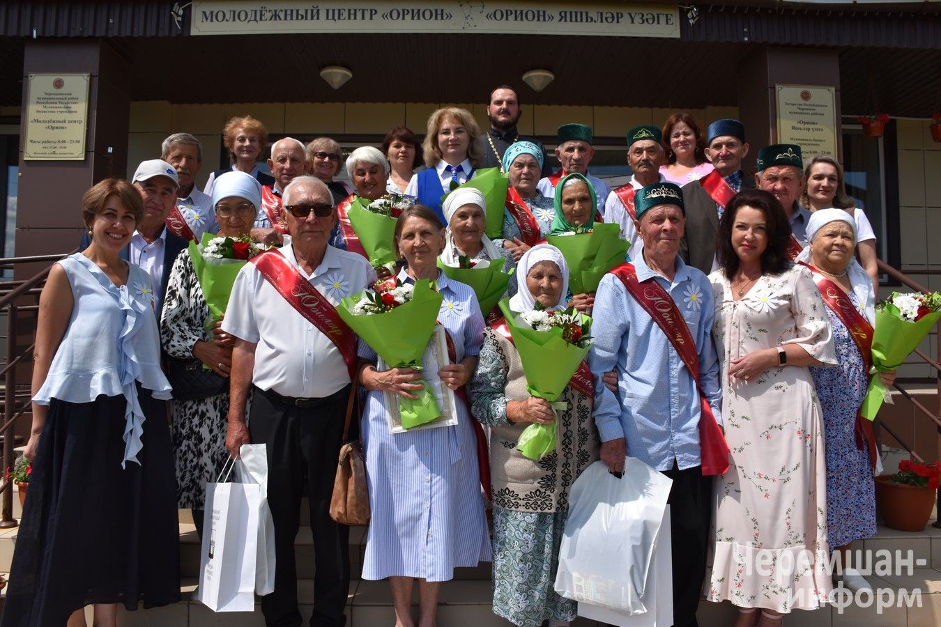 Чирмешәндә 50, 55, 60, 65 ел гомер итән гаиләләрне хөрмәтләделәр (ФОТОРЕПОРТАЖ)
